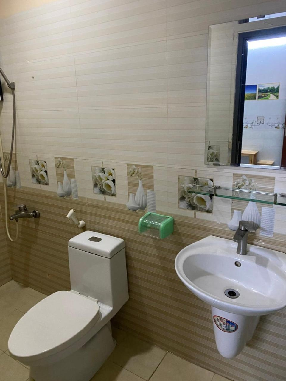 Hotel Khach San Nguyen Trung Ho Chi Minh Zewnętrze zdjęcie